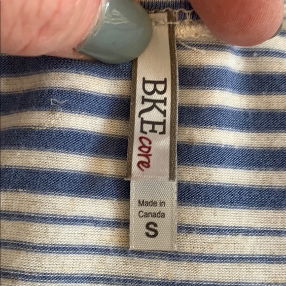 BKE striped long sleeve light weight top - Picture 4 of 5